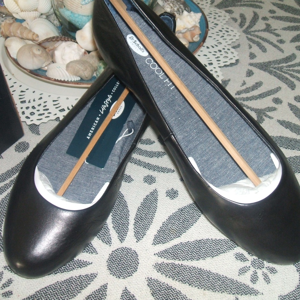 dr.scholls memory  foam  flats  brand  new